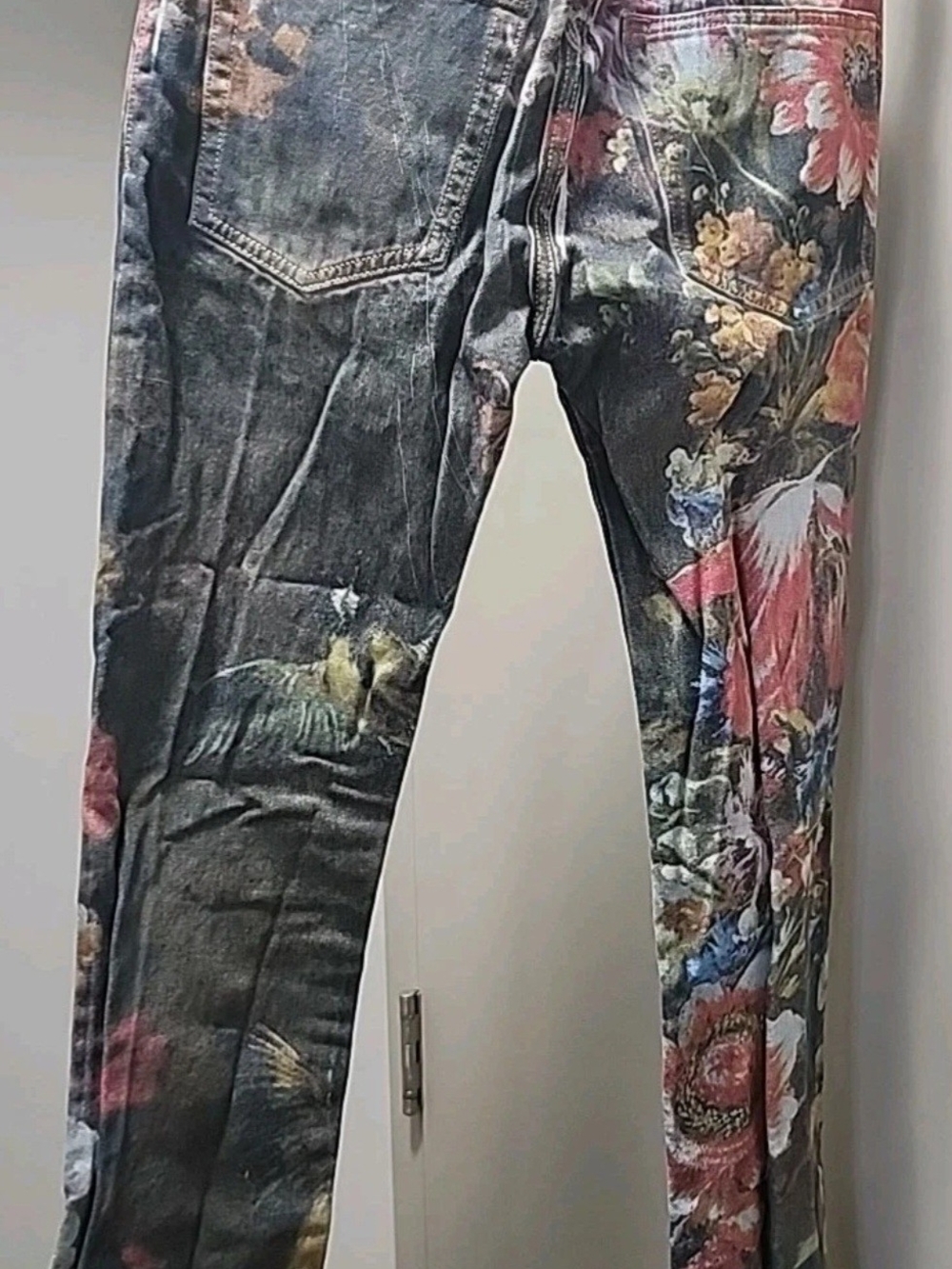 MNML Floral Skinny Jeans Men's Size 32 - Dark Denim with Multicolor Blooms